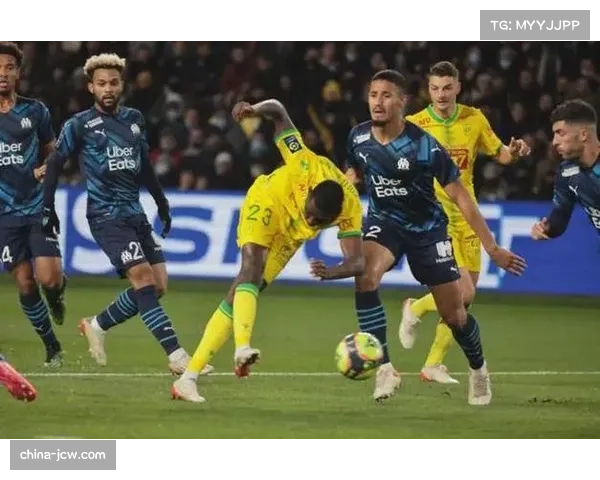 斯特拉斯堡五球大胜昂热 积分榜紧追第一集团显黑马本色